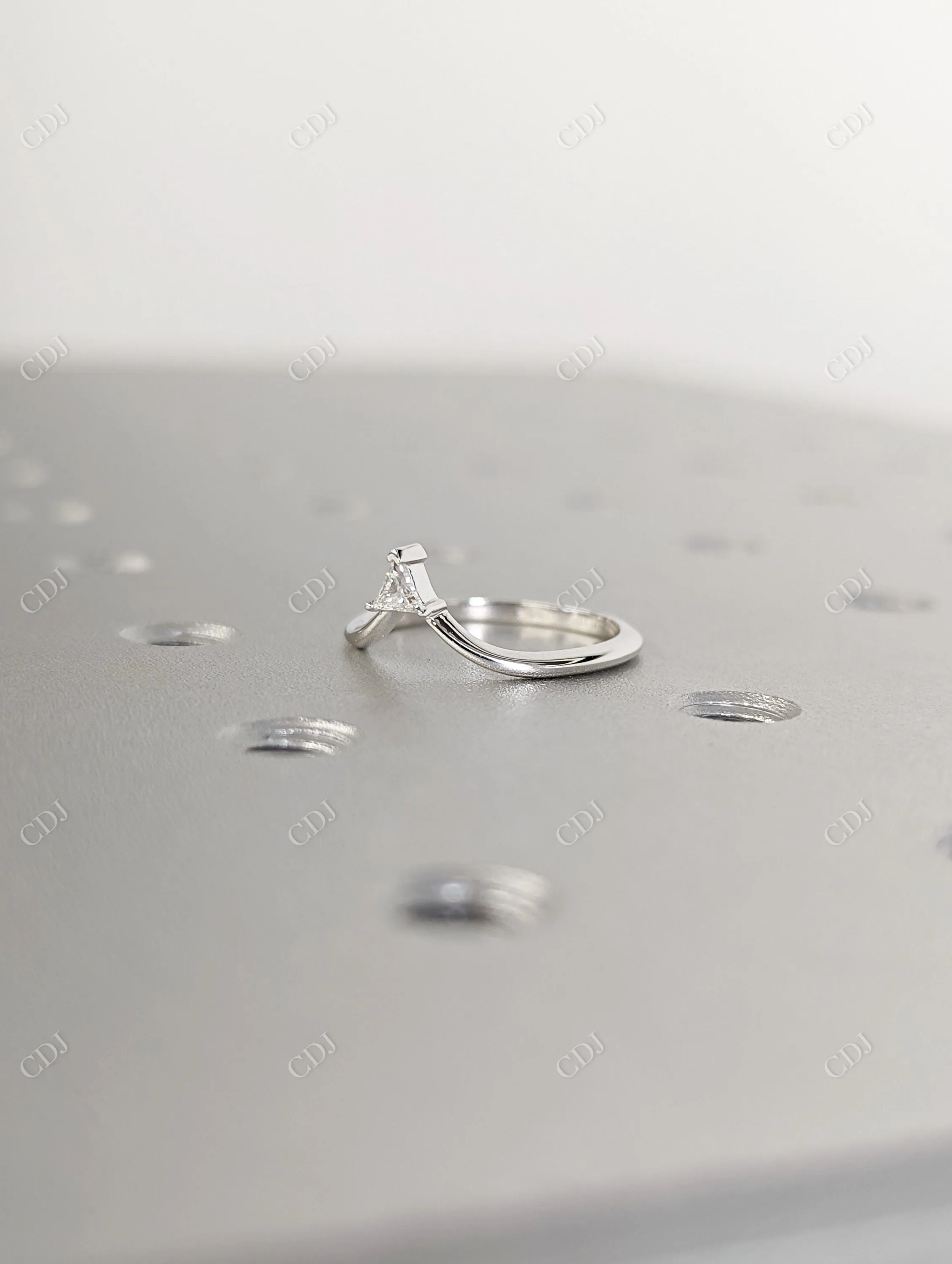 0.08CTW Triangle Diamond Curved Wedding Band