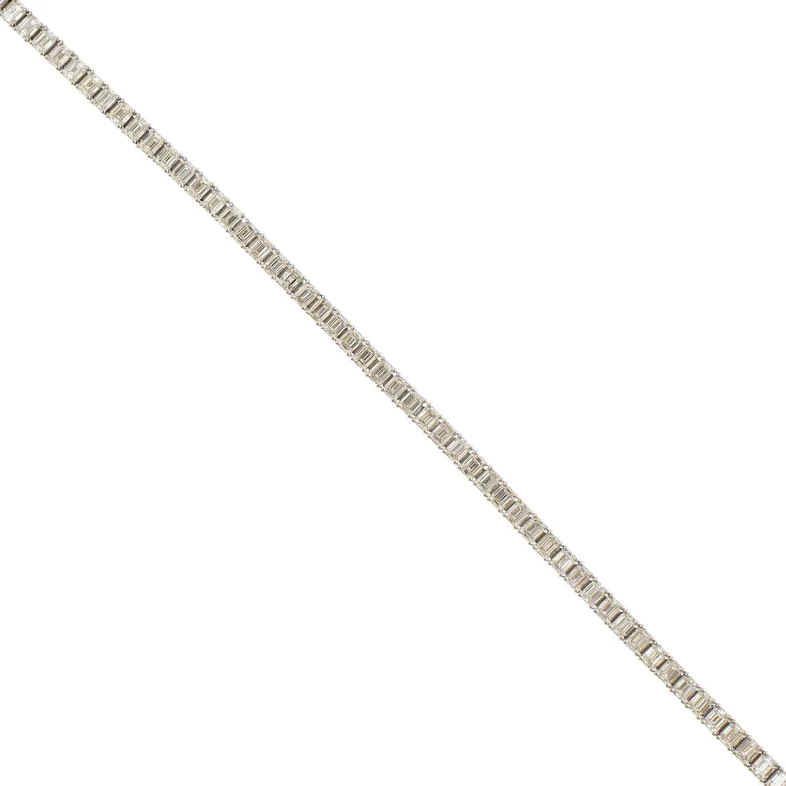 18K White Gold Emerald Cut Diamond Tennis Bracelet