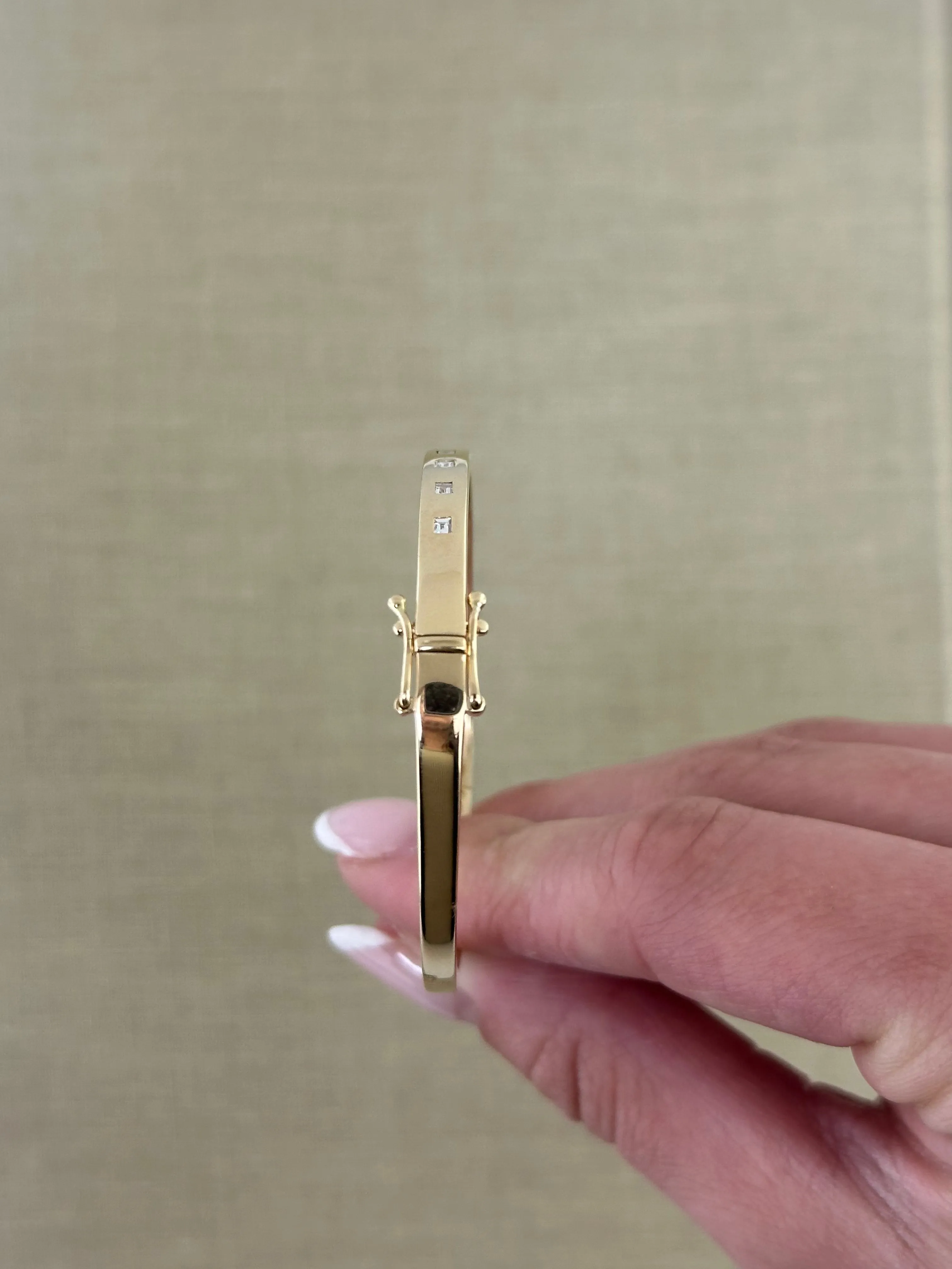 Diamond Emerald Inlay Bangle