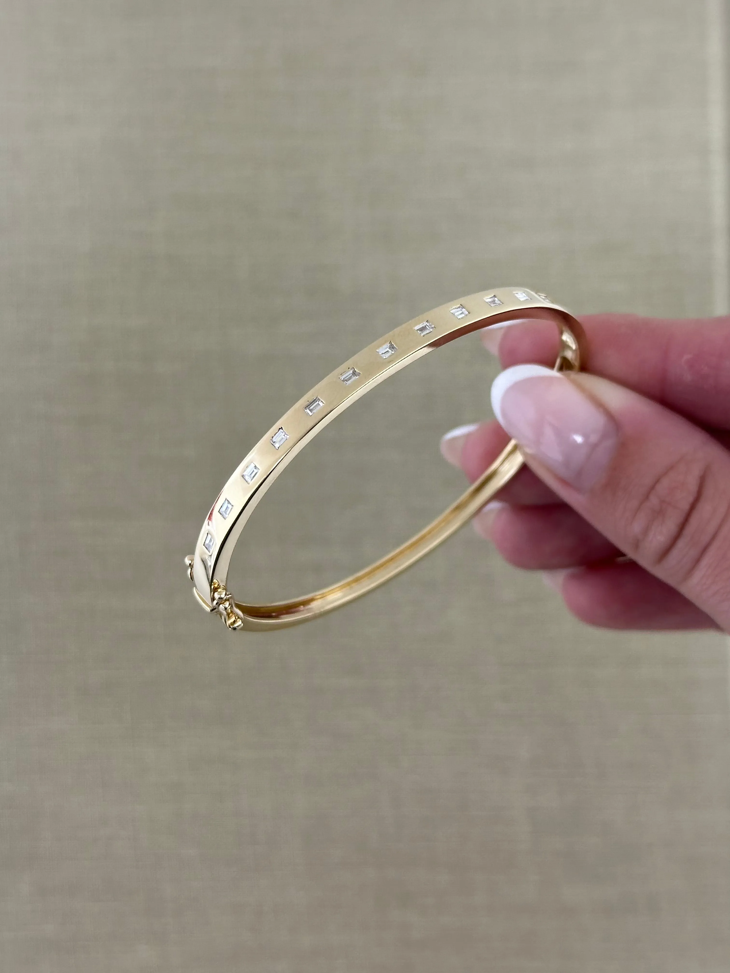 Diamond Emerald Inlay Bangle