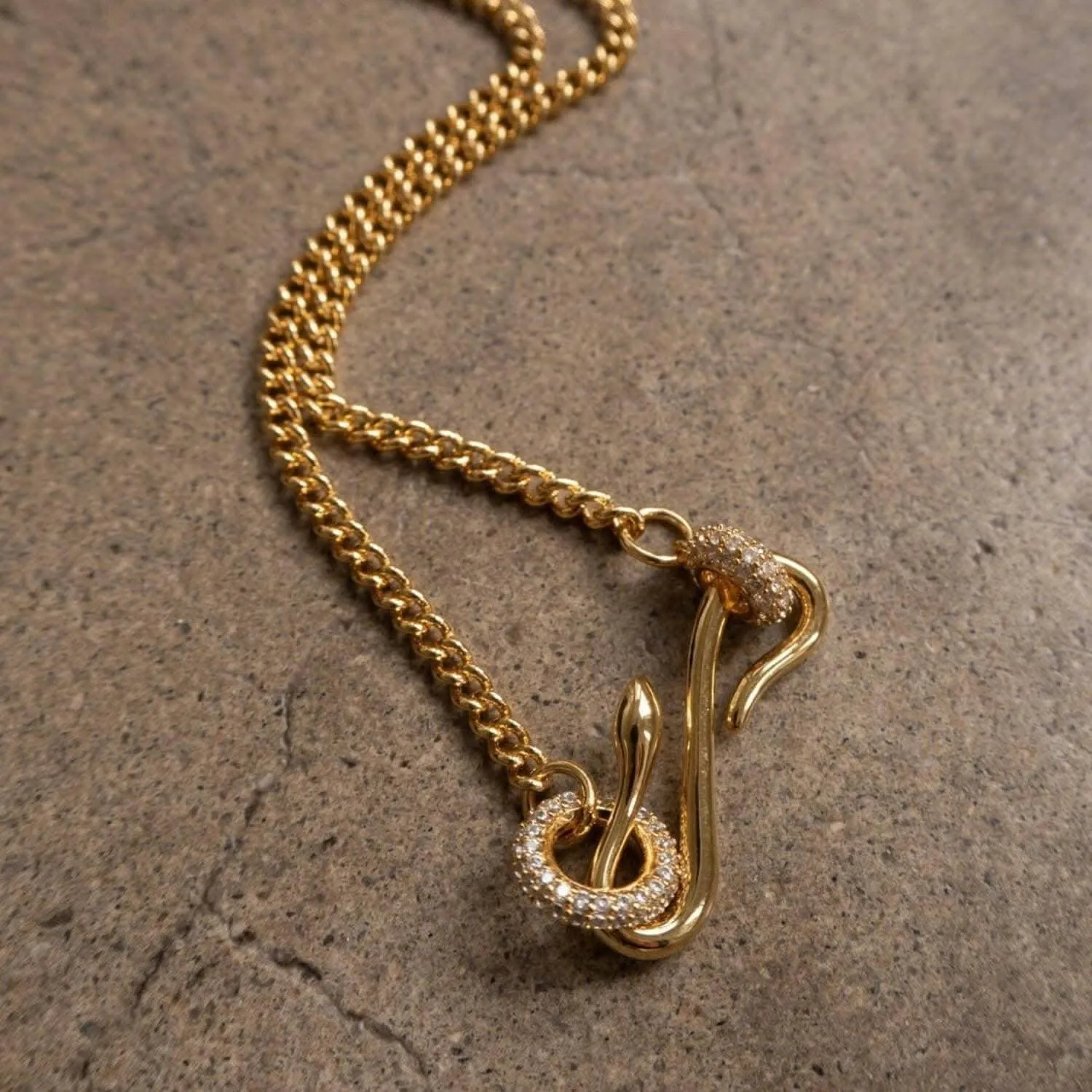 Elegant gold-plated zircon necklace