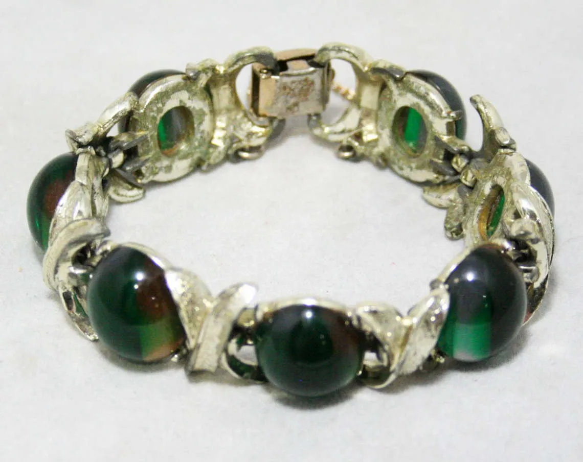 Emerald Green Ovals Bracelet - Subtle Macabre Eyes Eyeball Cabochons - Xs and Os - 1960s Gothic Posh - Silver Metal - Mid Century Jewelry