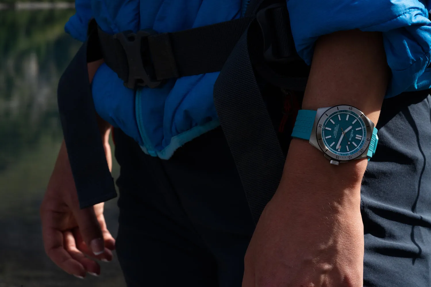 Fortis Marinemaster M-40 Serenity Blue