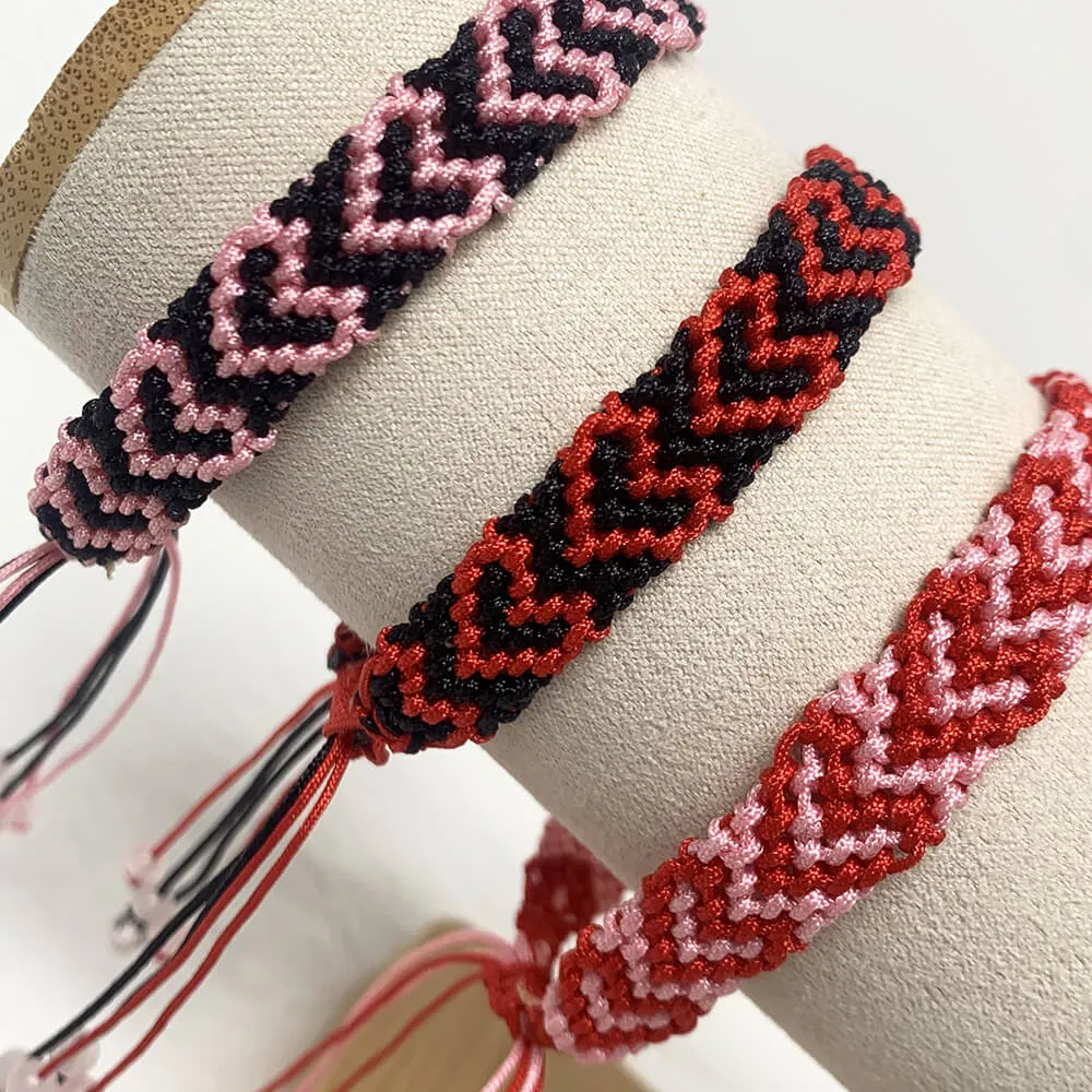 Handmade Heart-shaped Pattern Macrame Friendship Bracelet