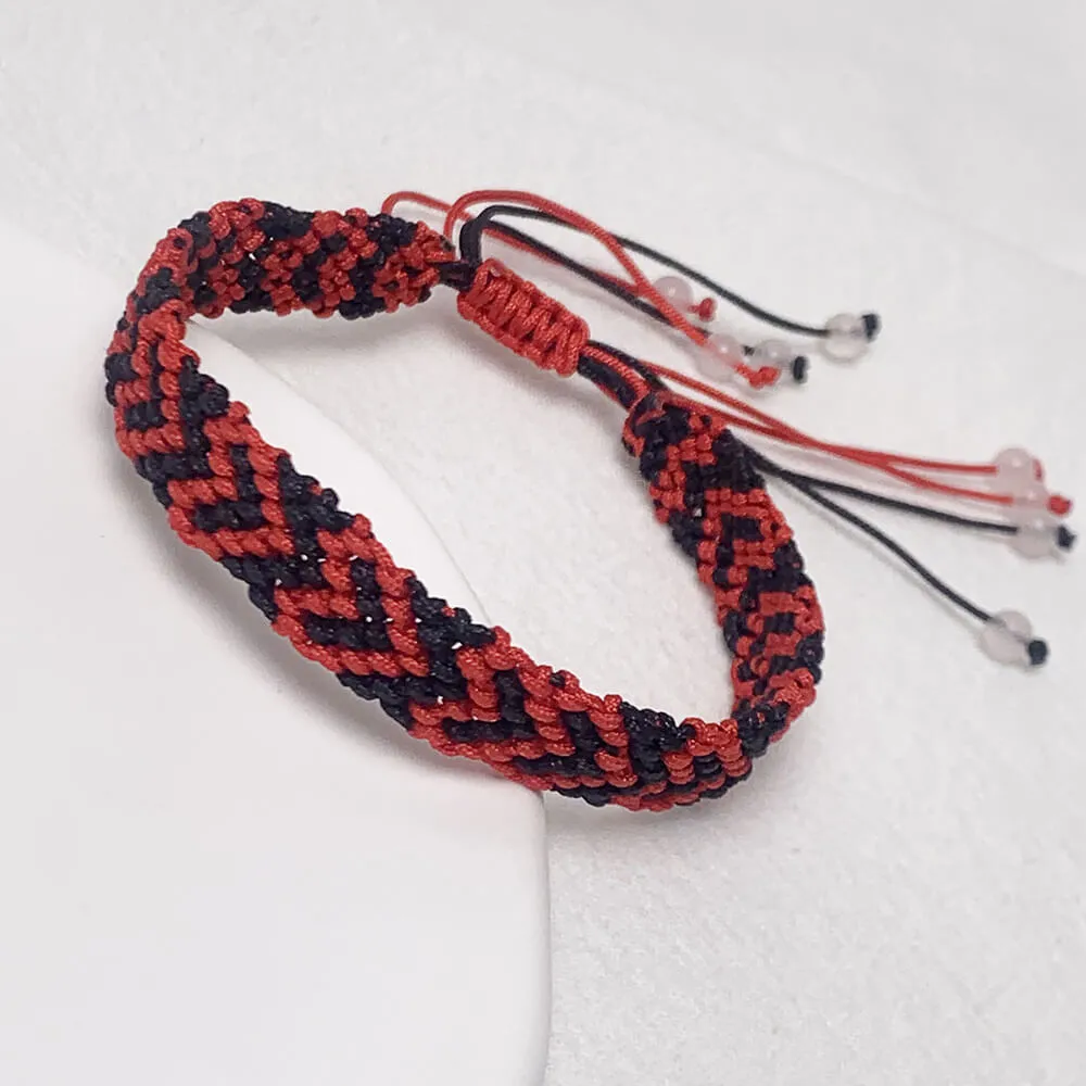 Handmade Heart-shaped Pattern Macrame Friendship Bracelet