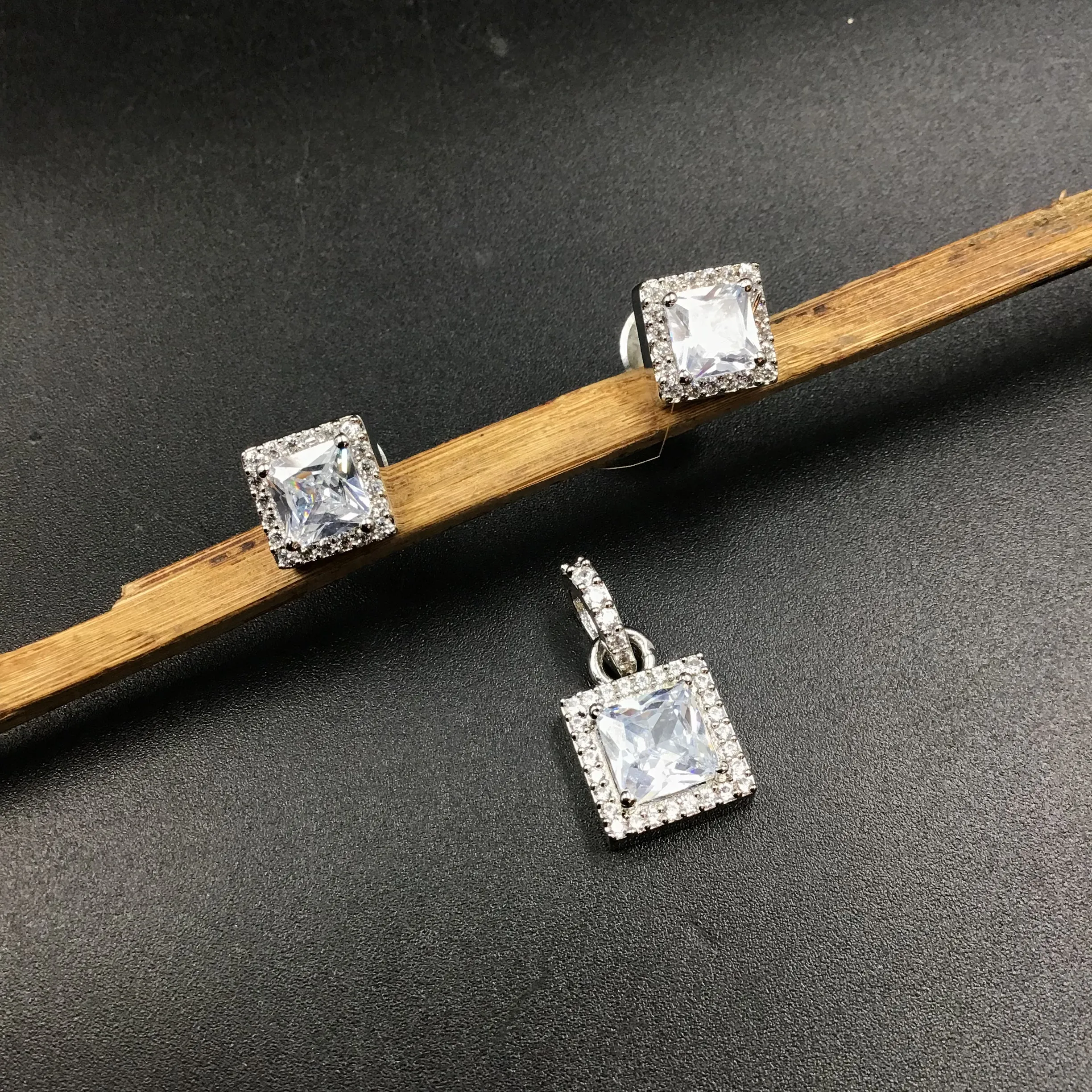 Light Zircon/AD Pendant Set 5592-69
