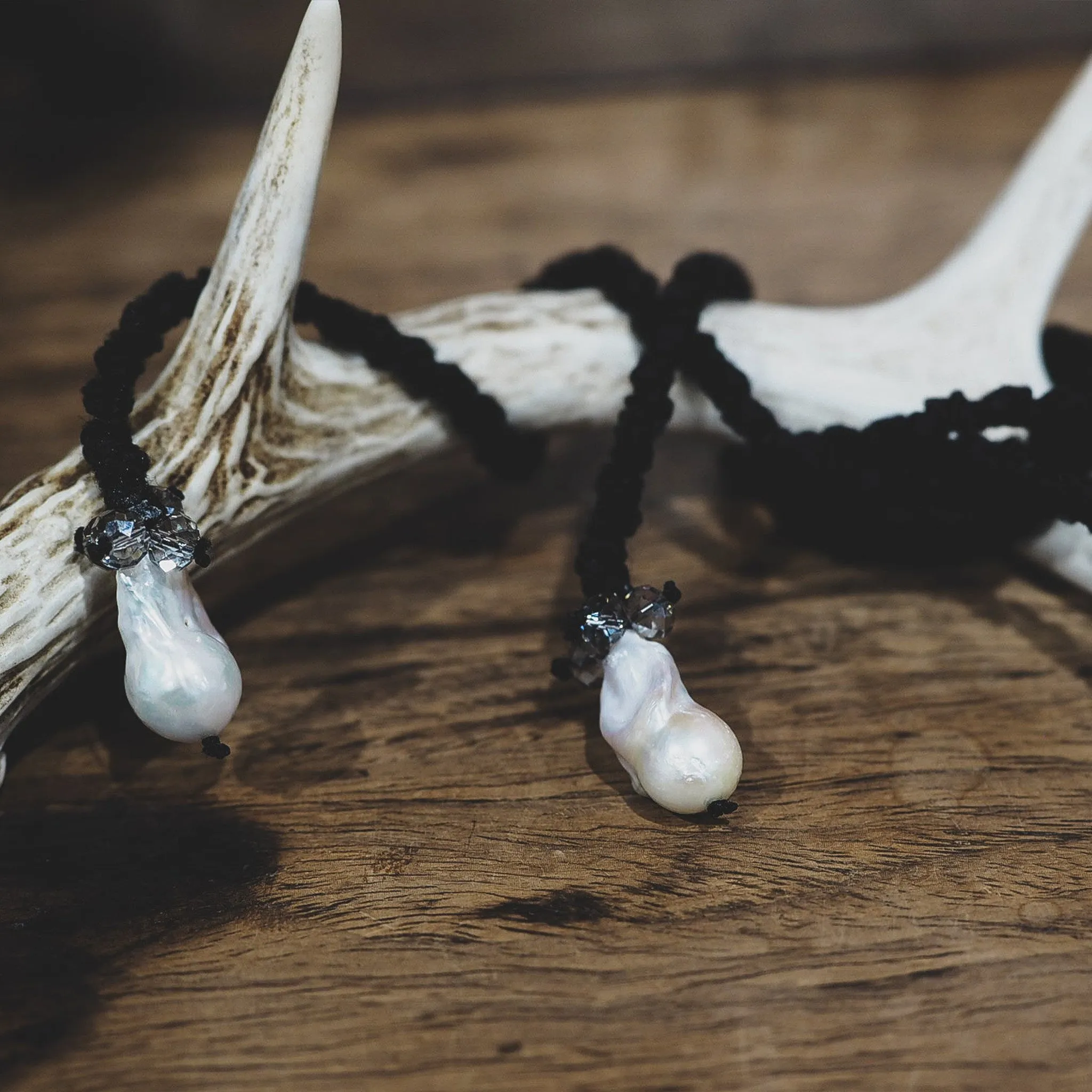 Mela lariat with drop Pearl