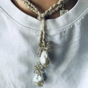 Mela lariat with drop Pearl