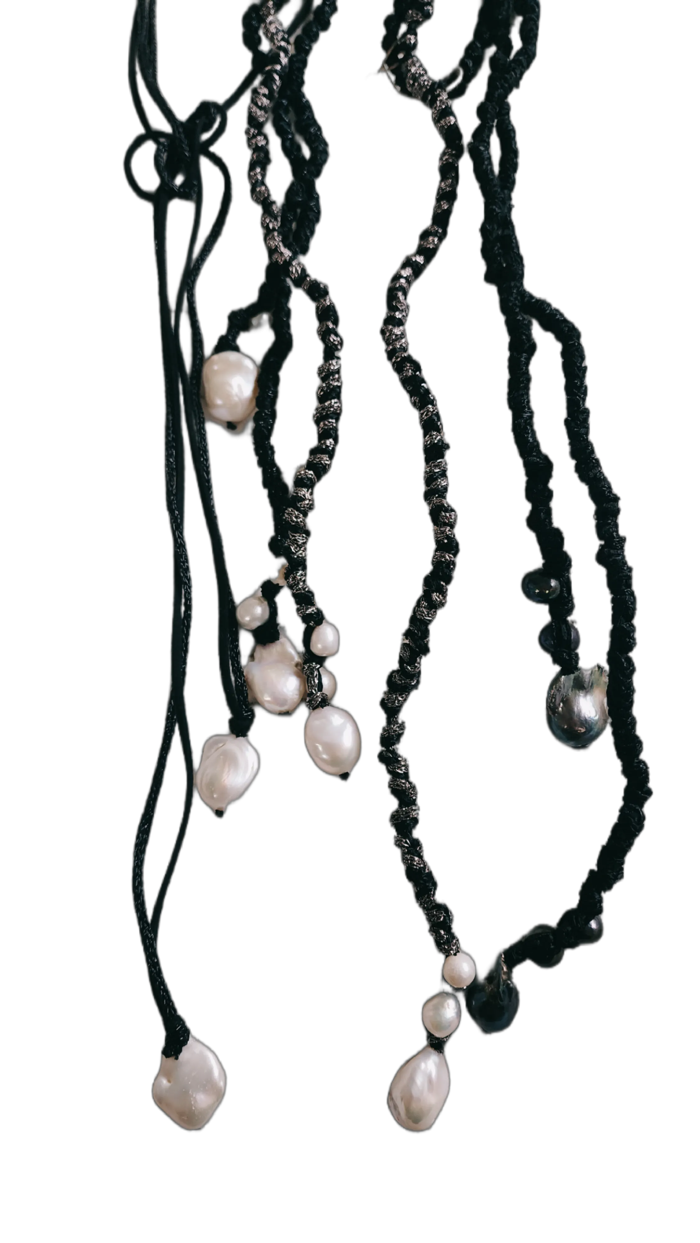 Mela lariat with drop Pearls - Black
