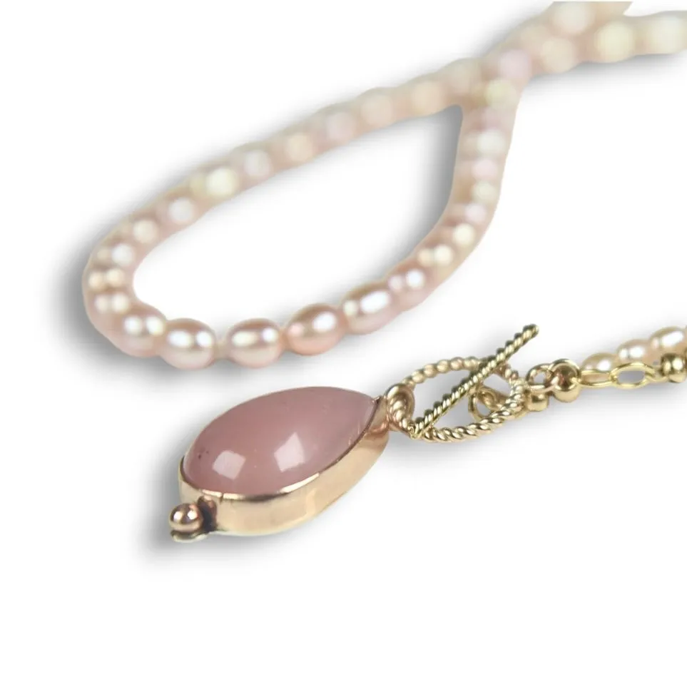 QUAVA QUARTZ 14K GOLD FILLED PENDANT ON PEARL NECKLACE