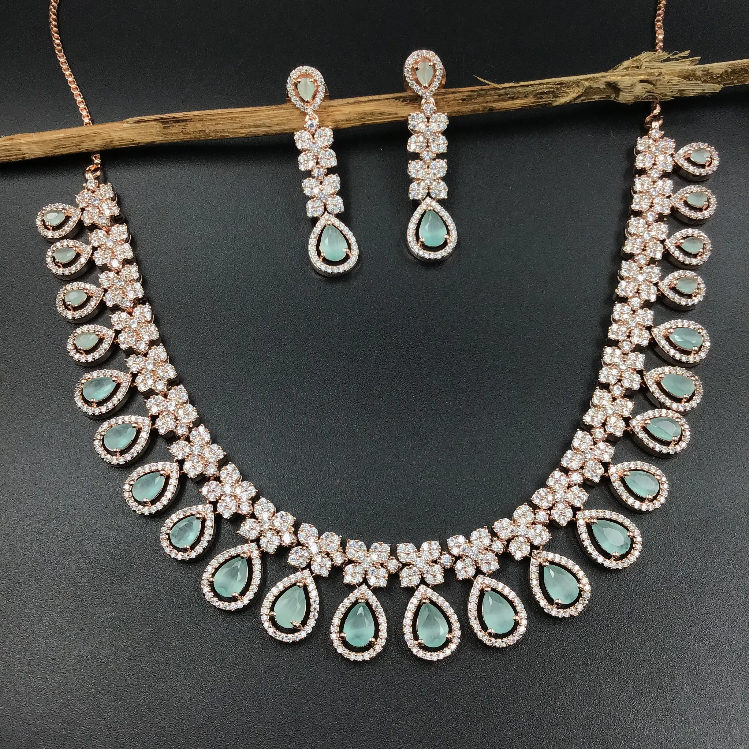 Round Neck Zircon/AD Necklace Set 6036-08