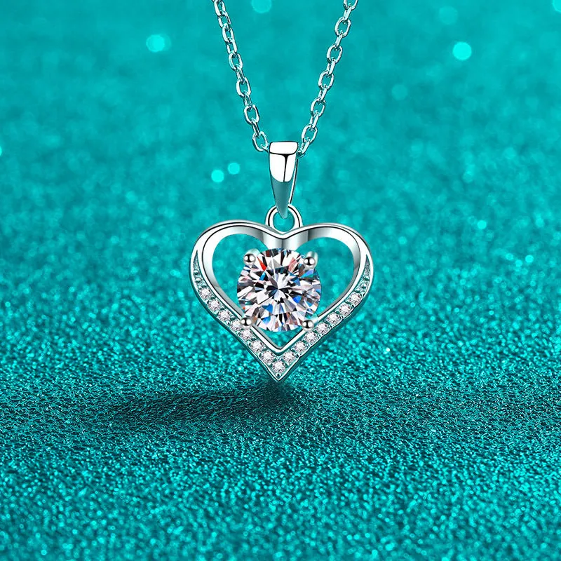 Silver Moissanite Heart-Shaped Necklace Love Pendant Valentine Gift